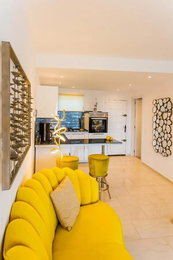 Suite Bora Bora Marbella Apartment