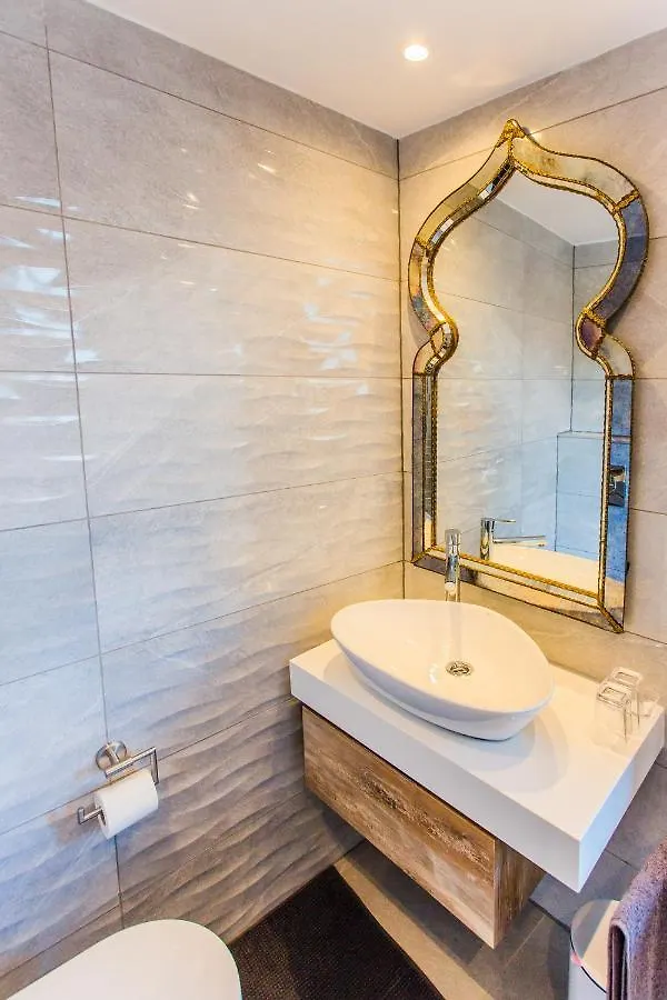 Suite Bora Bora Marbella 0*,